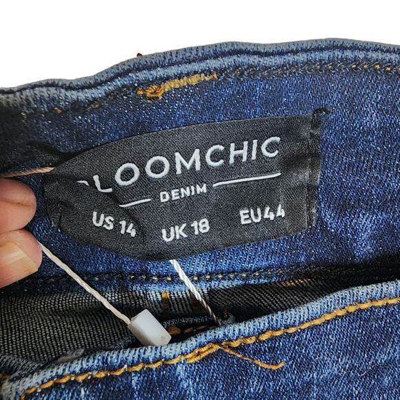 BloomChic Skinny Very Stretchy Dark Wash Single Breasted Denim Shorts, NWT 14/16 - Picture 4 of 7